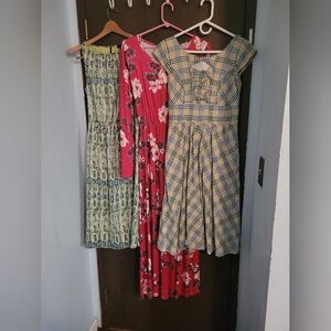 3 Size Small/size 6 Used Dress Bundle